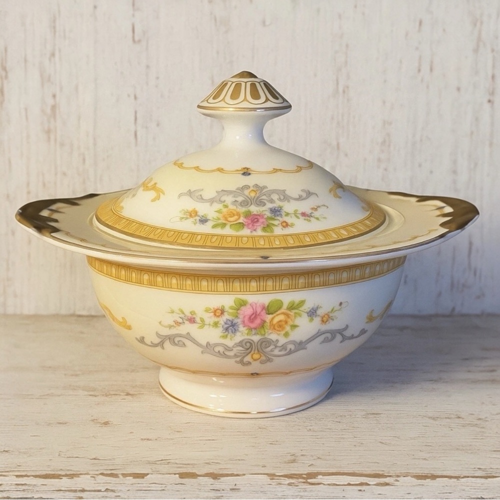 Meito China Japan Lidded Covered Bowl Gold Gilt Floral Scalloped Rim Vtg